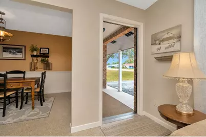 12212 Floral Lane, Thonotosassa, FL 33592 - Photo 5
