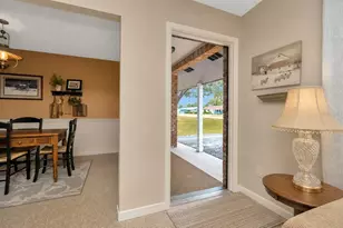 12212 Floral Ln, Thonotosassa, FL 33592 - Photo 5
