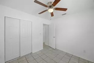 410 42nd Ave NE, Saint Petersburg, FL 33703 - Photo 11
