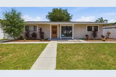 410 42nd Avenue NE, Saint Petersburg, FL 33703 - Photo 1