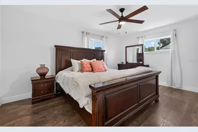 1667 N Dakota Avenue NE, Saint Petersburg, FL 33703 - Photo 15