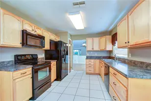 8702 Hampden Dr, Tampa, FL 33626 - Photo 9