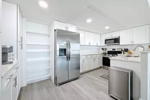 400 Island Way, Clearwater Beach, FL 33767 - Photo 7