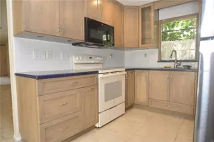 5565 Salem Square Dr N, Palm Harbor, FL 34685 - Photo 25
