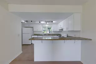 68 Country Club Dr, Largo, FL 33771 - Photo 5