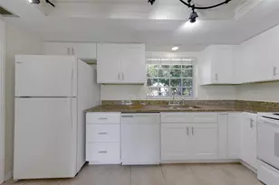 68 Country Club Dr, Largo, FL 33771 - Photo 7