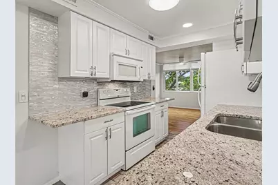 4890 Bay St NE #324, Saint Petersburg, FL 33703 - Photo 9