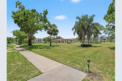 4890 Bay St NE #324, Saint Petersburg, FL 33703 - Photo 21