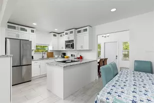 1147 James Ave S, Saint Petersburg, FL 33705 - Photo 9