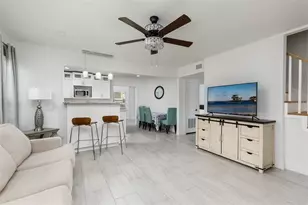1147 James Ave S, Saint Petersburg, FL 33705 - Photo 7