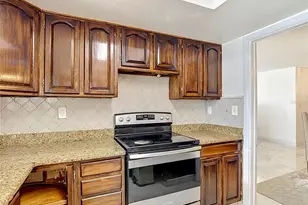 5126 Rolling Hills Ct, Tampa, FL 33617 - Photo 15