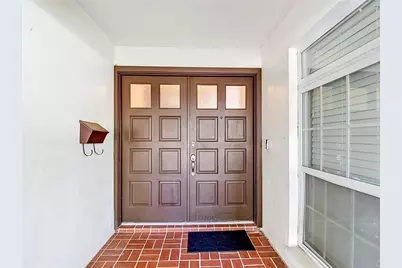 5126 Rolling Hills Court, Tampa, FL 33617 - Photo 3