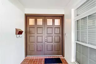 5126 Rolling Hills Ct, Tampa, FL 33617 - Photo 3