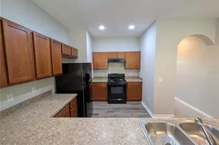 8319 King Blossom Ct, Tampa, FL 33615 - Photo 9