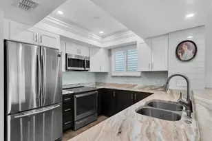 802 Hidden Harbour Dr, Indian Rocks Beach, FL 33785 - Photo 9