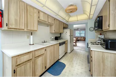 8174 Terrace Garden Drive N #307, Saint Petersburg, FL 33709 - Photo 15