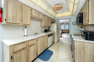 8174 Terrace Garden Dr N, Saint Petersburg, FL 33709 - Photo 15