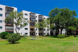 8174 Terrace Garden Dr N, Saint Petersburg, FL 33709 - Photo 37