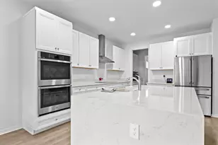 10742 New Morning Dr, Tampa, FL 33647 - Photo 7