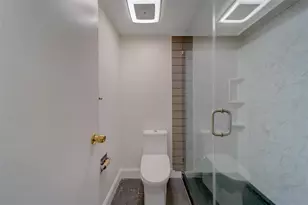 890 N Village Dr N, Saint Petersburg, FL 33716 - Photo 21