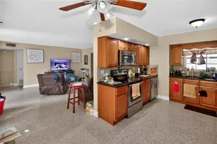 3232 59th Way N, Saint Petersburg, FL 33710 - Photo 9