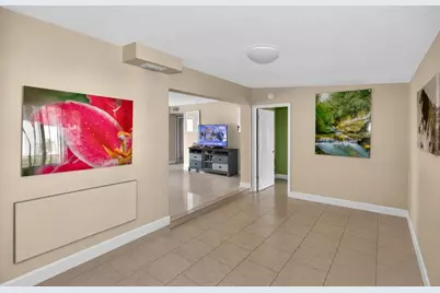 3232 59th Way N, Saint Petersburg, FL 33710 - Photo 7