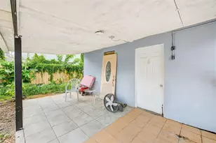 2318 W Powhatan Ave, Tampa, FL 33603 - Photo 35