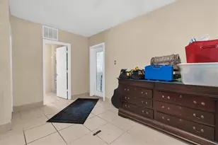 3443 21st St N, Saint Petersburg, FL 33713 - Photo 23