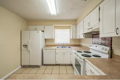 9616 N Oklawaha Avenue #1/2, Tampa, FL 33617 - Photo 17