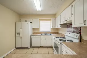 9616 N Oklawaha Ave, Tampa, FL 33617 - Photo 17