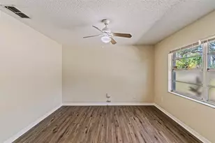 9616 N Oklawaha Ave, Tampa, FL 33617 - Photo 9