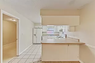 9616 N Oklawaha Ave, Tampa, FL 33617 - Photo 15