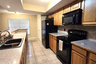 812 Sandalwood Dr, Plant City, FL 33563 - Photo 9