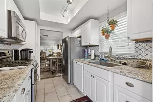5875 18th St N, Saint Petersburg, FL 33714 - Photo 11