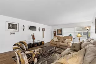 5875 18th St N, Saint Petersburg, FL 33714 - Photo 7