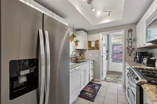 5875 18th St N, Saint Petersburg, FL 33714 - Photo 9