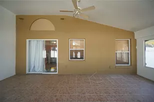6921 Jamestown Manor Dr, Riverview, FL 33578 - Photo 5