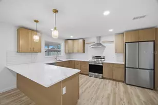 7520 20th St N, Saint Petersburg, FL 33702 - Photo 11