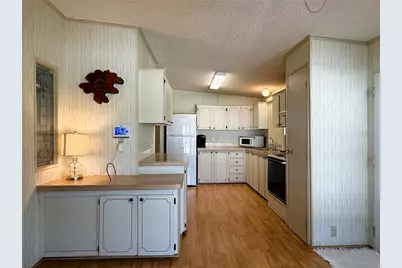 4550 Charter Street, Zephyrhills, FL 33542 - Photo 11