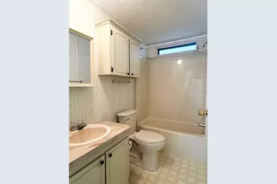 4550 Charter Street, Zephyrhills, FL 33542 - Photo 23