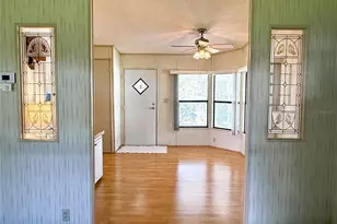 4550 Charter St, Zephyrhills, FL 33542 - Photo 5
