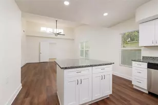 2223 W Harbor Dr S, Saint Petersburg, FL 33705 - Photo 11