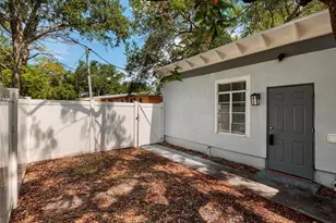2223 W Harbor Dr S, Saint Petersburg, FL 33705 - Photo 5