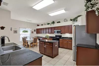 31405 Glendalough Way, Wesley Chapel, FL 33545 - Photo 11