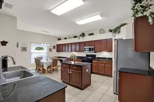 31405 Glendalough Way, Wesley Chapel, FL 33545 - Photo 11