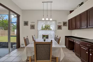 31405 Glendalough Way, Wesley Chapel, FL 33545 - Photo 17