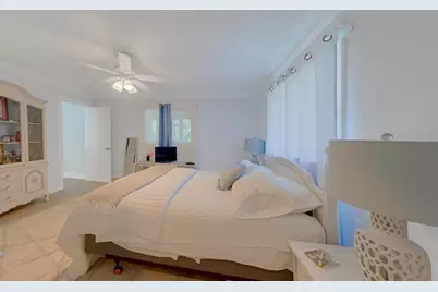 196 Overbrook Drive E, Largo, FL 33770 - Photo 17