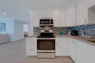 196 Overbrook Dr E, Largo, FL 33770 - Photo 9