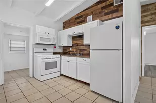 7508 N Thatcher Ave, Tampa, FL 33614 - Photo 9