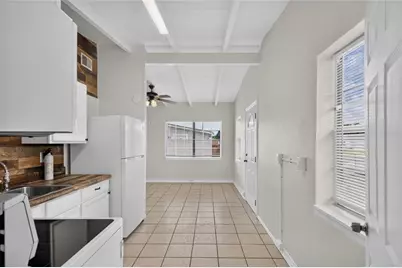 7508 N Thatcher Avenue, Tampa, FL 33614 - Photo 11